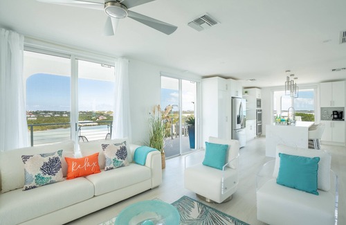 Venetian Road Settlement Villa | New Modern Villa with great panoramic views