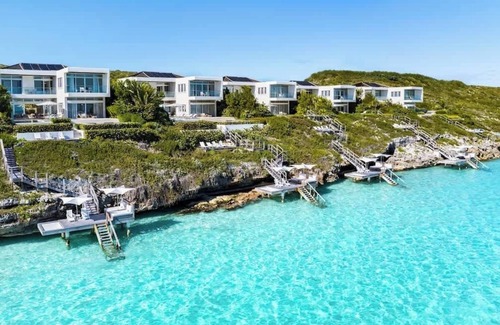 Providenciales Villa | Oceanfront Luxury Villa | Infinity & Plunge Pools