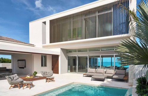 Providenciales Villa | Oceanfront Luxury Villa | Infinity & Plunge Pools