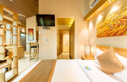 Venetian Road Settlement Hotel | One On Marlin – Adults Only