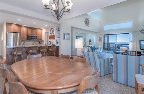 Pajaro Dunes Condo | Pajaro Dunes Resort Gorgeously Decorated Beach Condo, End Unit Private Location