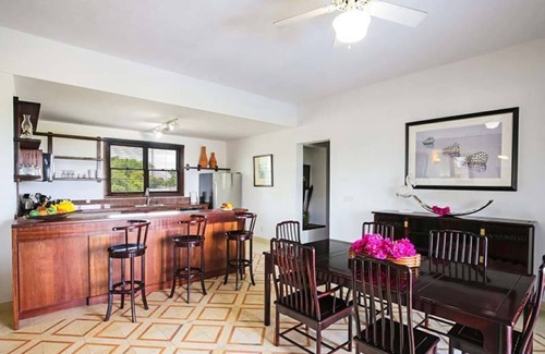 The Bight House | Pelican Paradise