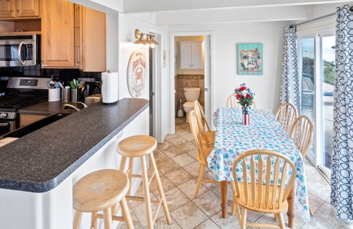 Rio del Mar House | Picturesque Beach Front home