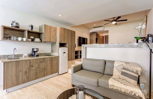 Centro Apartment | Private Balcony | Rooftop Pool | Gym | Near 5th