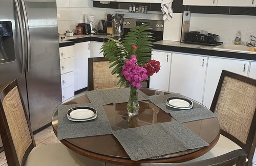 Discovery Bay Apartment | Sagusta Gardens Cosy Stay /15C