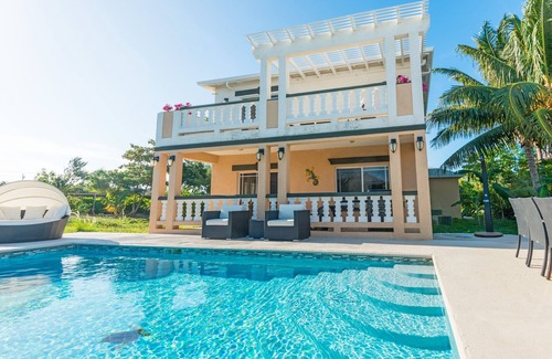 Long Bay Hills Apartment | Sea La Vie - Beachside Studio Unit #3
