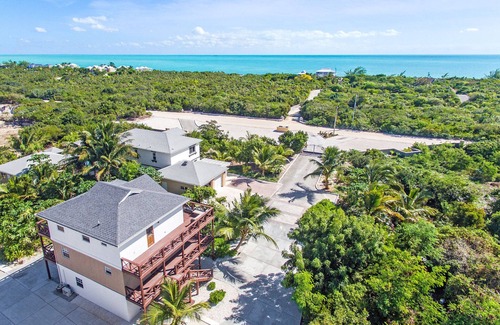 Long Bay Hills Villa | Sea La Vie - Beachside 2 Bedrooms Unit #4, with ocean views