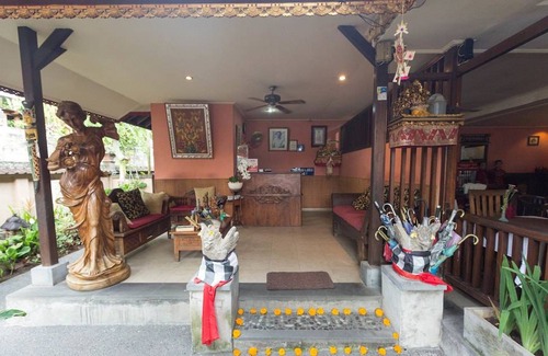 Ubud City-Centre Hostel | Sri Bungalows