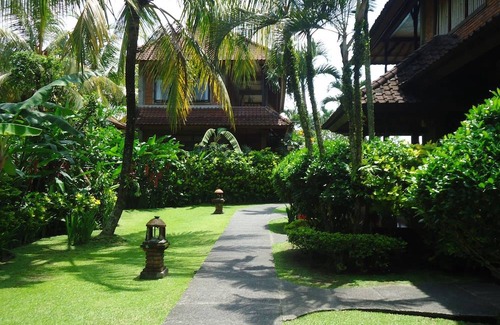Ubud City-Centre Hostel | Sri Bungalows