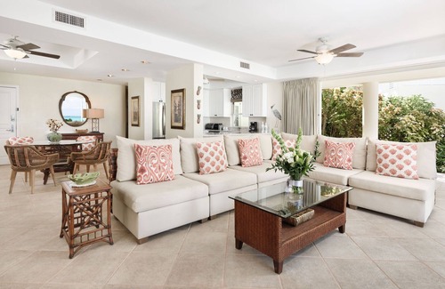 The Bight Condo | Stunning 2 bedroom 2100 sq ft, directly on Grace Bay Beach!
