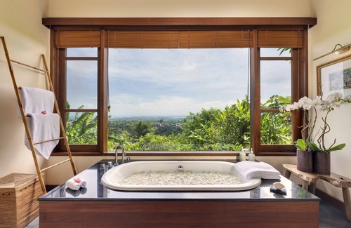 Bukit Villa | Stunning 4BR Villa, Ocean View In Jimbaran - W/Gym Room + Tropical Garden!