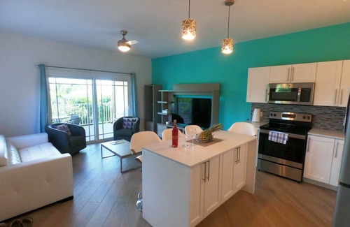 Long Bay Villa | SunSeaSand - 1Bdrm Seaside Unit A - Long Bay Hills