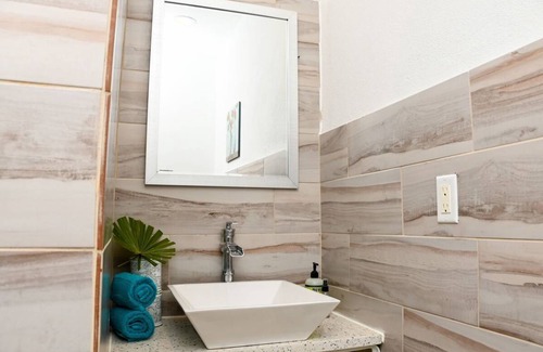Discovery Bay Resort | Private room ∙ 2 guests