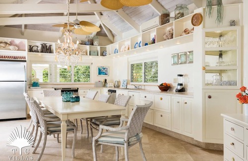 Providenciales House | TC Villas -Turtle Beach -Snorkeling, Kayaks & Family Entertainment