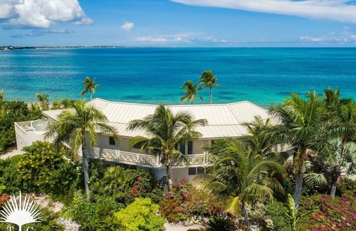 Providenciales House | TC Villas -Turtle Beach -Snorkeling, Kayaks & Family Entertainment