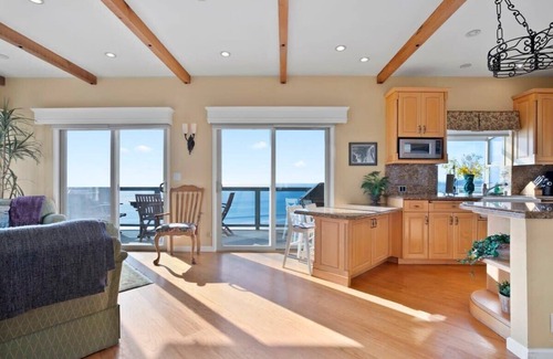 Rio del Mar Condo | The Mermaid's Perch!