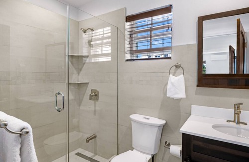 Cockburn Town House | The Ridge Villa: 1 BDR