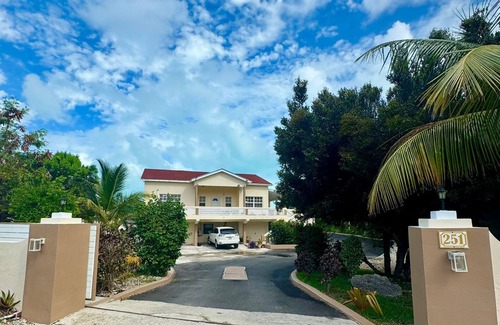 Providenciales Apartment | Tranquil 2-bedroom apartment in Leeward Palms