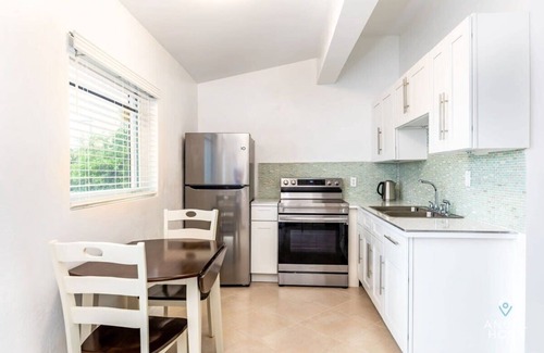 Ocean Point Apartment | Tranquil Chalk Sound Escape, Lagoon Views & Wi-Fi