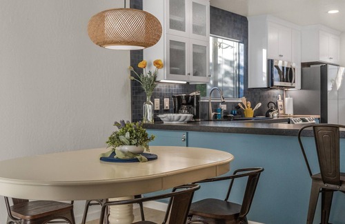 Eastside Santa Cruz House | Twin Lakes Coastal Retreat