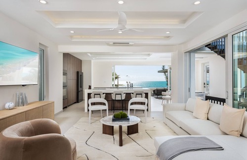 Long Bay Villa | Villa Blue Lagoon - 5 BR Beachfront