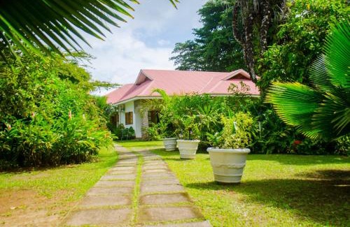 Praslin Island House | Villa Rafia