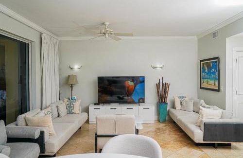 Grace Bay Apartment | Villa Renaissance Unit 205 Grace Bay Beach