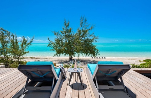 Long Bay Hills Villa | Villa Umi - 6-bedroom in Long Bay Beach, Turks and Caicos. Enquire NOW!