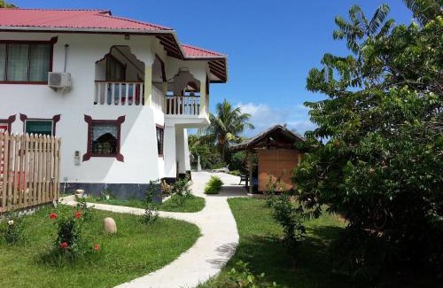 La Digue Bed & Breakfast | Zanboza Guesthouse