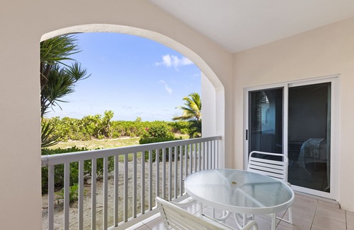 Wheeland Settlement Condo | 1 bdrm queen bed access to pool, hot tub, private beach, upgrades