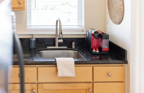 Eastside Santa Cruz House | 1 Bed/1 Bath plus Office - Beachy, Clean and Comfortable