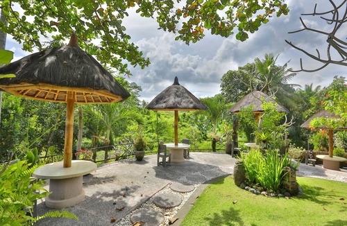 Penatih Resort | 1 Bedroom private balcony near Ubud with views of the grounds and rice fields