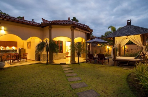 Bukit House | 1 BR Romantic Private Pool Villa in Ungasan Near GWK Cultural Park