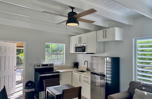 The Bight Villa | 1 Minute Walk To Grace Bay Pelican Beach! Nice Gardens!