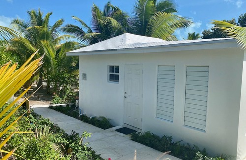 The Bight Villa | 1 Minute Walk To Grace Bay Pelican Beach! Nice Gardens!