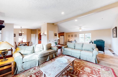 Watsonville House | 144 m² House ∙ 3 bedrooms ∙ 6 guests