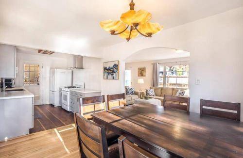 Eastside Santa Cruz House | 149 m² House ∙ 3 bedrooms ∙ 8 guests