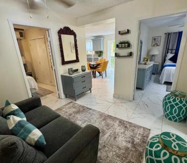 Leeward Settlement Apartment | 15 mins walk to restaurants and beach