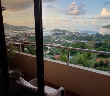 Zig Zag Ward House | 180 Degrees Self-Catering