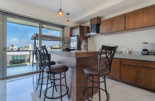 Centro - Supmza 001 Condo | 2 BR Condo w/Ocean View Pool. Prime Location