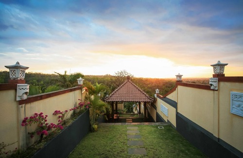 Bukit Villa | 2 BR Private Pool Villa Near GWK Cultural Park, 10 minutes drive to the beach