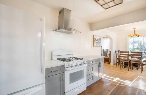 Eastside Santa Cruz House | 2 Houses Together, 5 min walk to beach