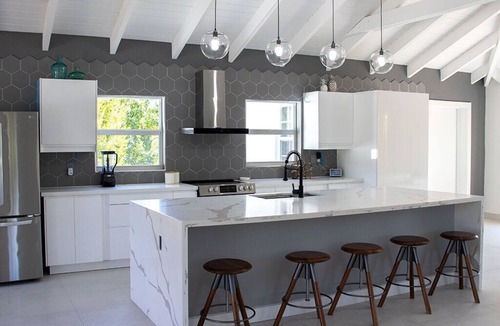Grace Bay West Villa | 2 minute walk to Grace Bay Beach - Newly Renovated 4 Bedroom, 4 Full Bath.