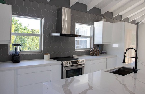 Grace Bay West Villa | 2 minute walk to Grace Bay Beach - Newly Renovated 4 Bedroom, 4 Full Bath.