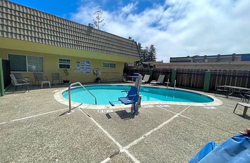 Westside Santa Cruz Hotel | 2-Star Hotel ∙ Quality Inn Santa Cruz