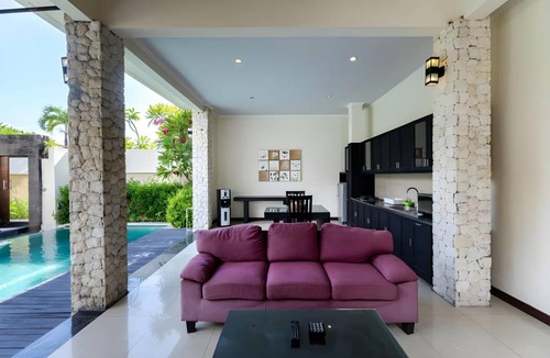 Sunset Road Villa | 200 m² Villa ∙ 1 bedroom ∙ 2 guests