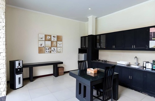 Sunset Road Villa | 200 m² Villa ∙ 1 bedroom ∙ 2 guests