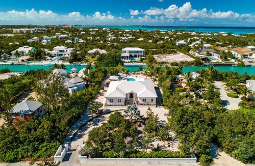 Leeward Settlement Villa | 23 m² Villa ∙ 5 bedrooms ∙ 10 guests