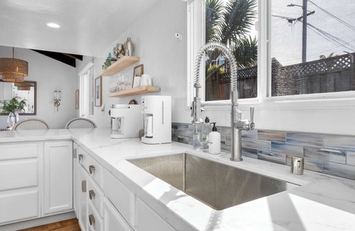 Eastside Santa Cruz House | 3 Bedroom Home - 6 min walk to BEACH