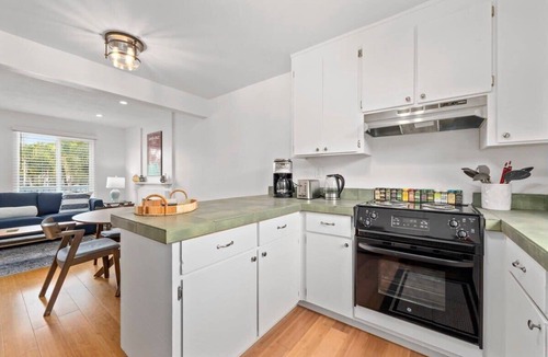 Eastside Santa Cruz House | 3 bedroom home - walk to Twin Lakes & Harbor!
